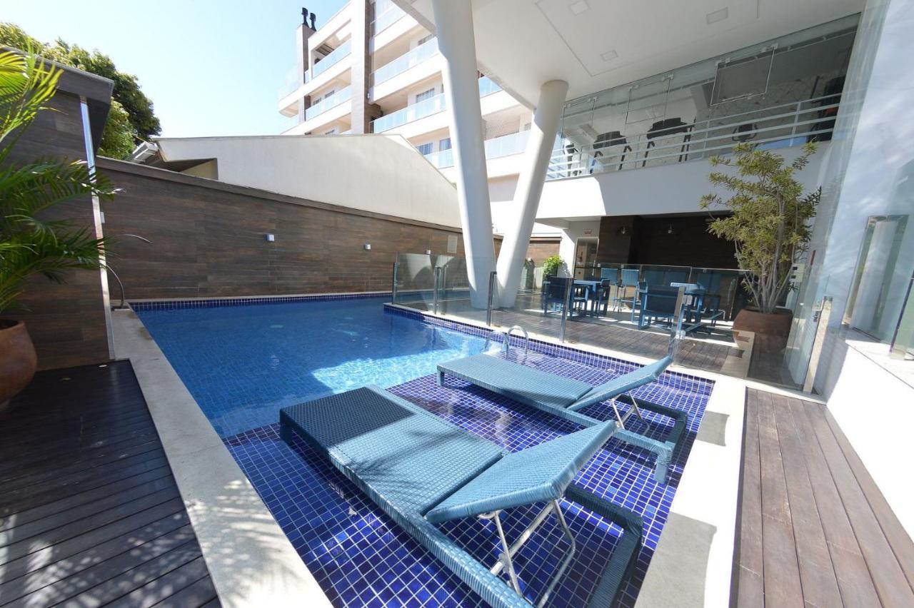 Ampla Cobertura Duplex Em Condominio Com Piscina Бомбіняс Екстер'єр фото