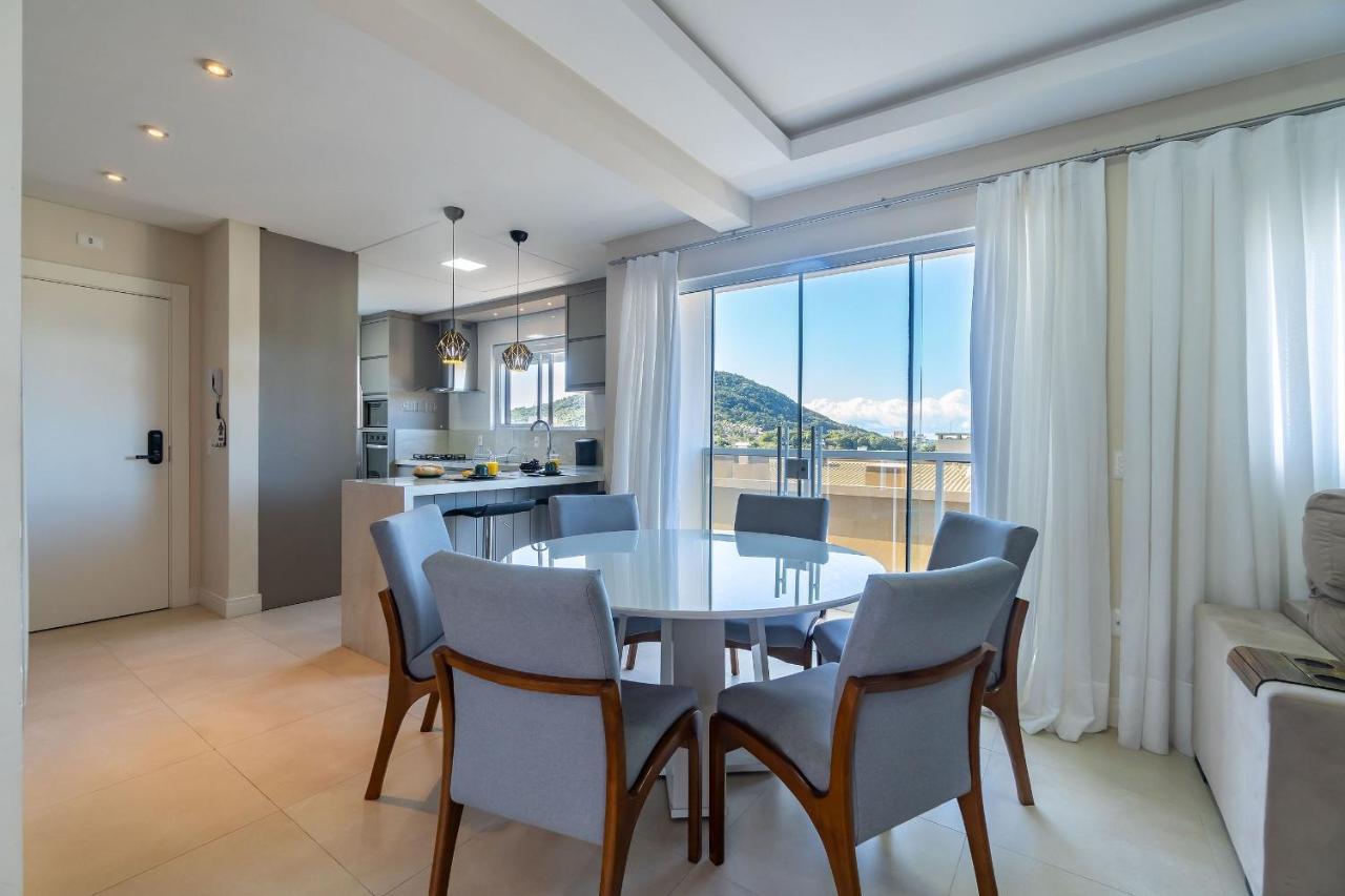 Ampla Cobertura Duplex Em Condominio Com Piscina Бомбіняс Екстер'єр фото